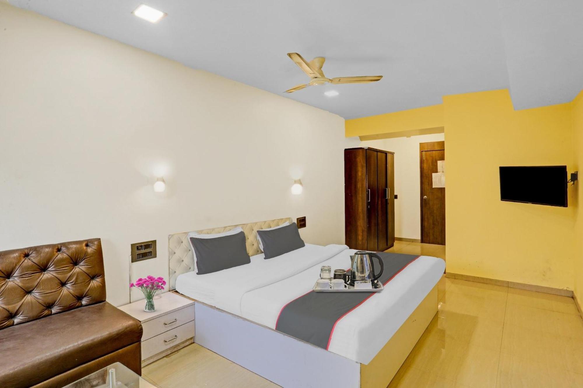 Hotel Oyo Salt House Mumbai Exterior foto